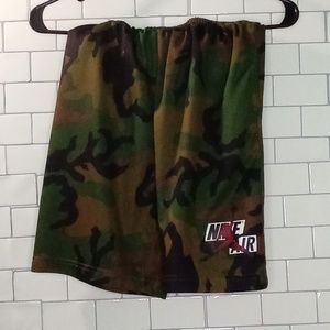 Air Jordan Shorts Kids M